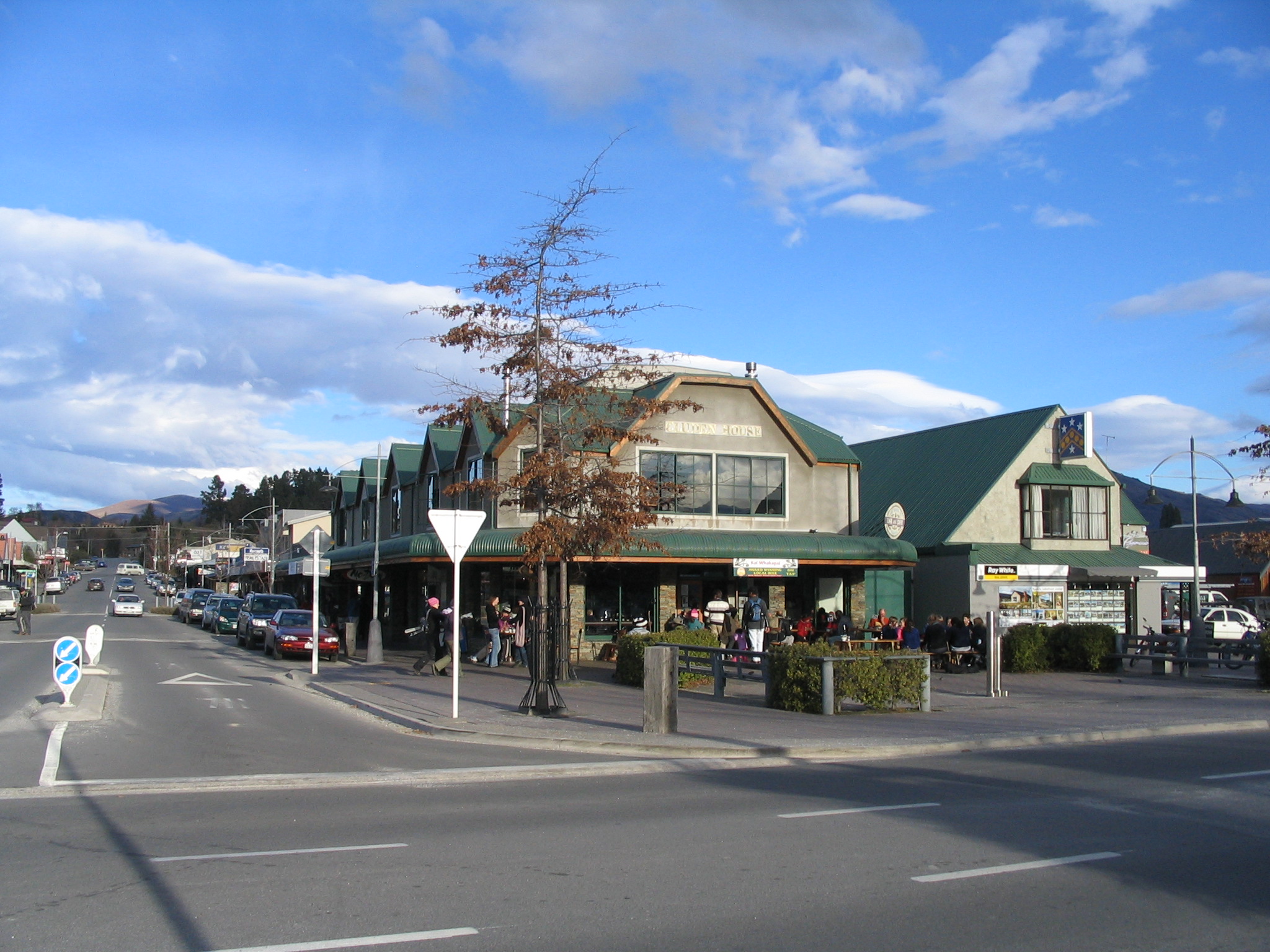 O centro de Wanaka é bem tranquilo e plano, o que facilita a locomoção pela cidade.